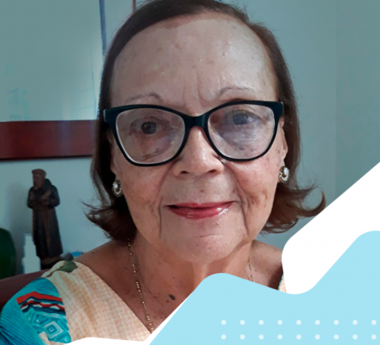 Aposentada há mais de 20 anos, Sandra Fernandes Cabral Silva é uma das servidoras que viu acontecer a evolução do TRT6 nos anos 80 e 90. - Arquivo pessoal