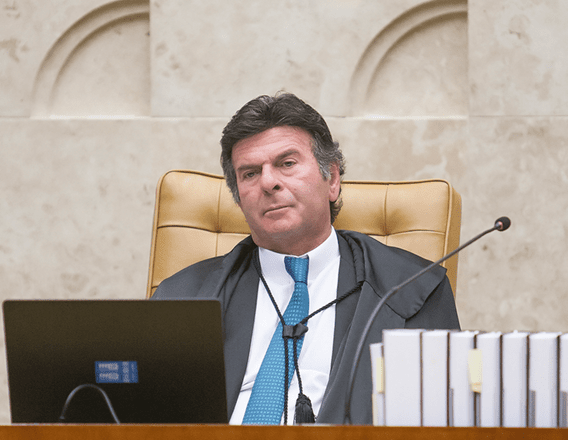 Sem Gilmar Mendes