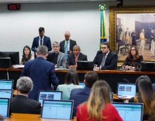 Relator na CCJ apresenta parecer favorável à reforma tributária - -