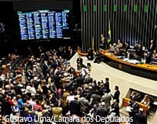 Projeto que facilita aposentadoria de pessoa com deficiência é aprovado na Câmara - -