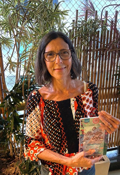 A venda da primeira tiragem do livro será doada para a Associação Amigos do Figueira. 