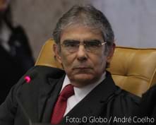 Atendendo a pedido de Britto