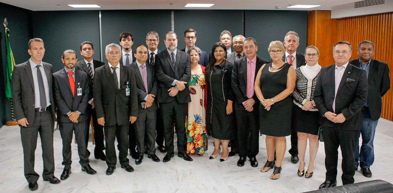 Diretores se preparam para votação dos Quintos - -