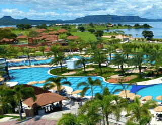 Hospede-se em resorts cercados pela natureza do cerrado - -