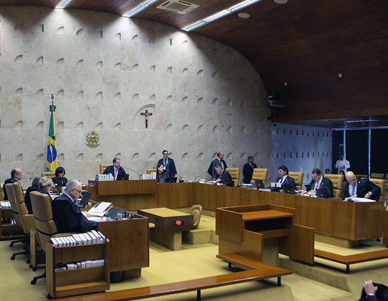 Adicionais são isentos de contribuição previdenciária - STF