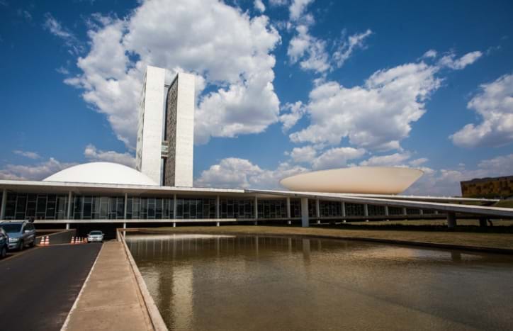 Reajuste do Judiciário pode ser votado em sessão extraordinária - -