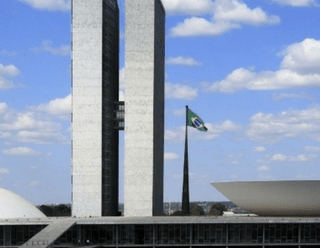 Parecer sobre regras para teto salarial no serviço público pode ser votado - -