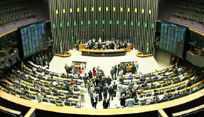 PEC da Isonomia para aposentados por invalidez é aprovada na CCJ - -