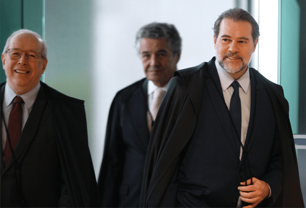 Ministros votam listas