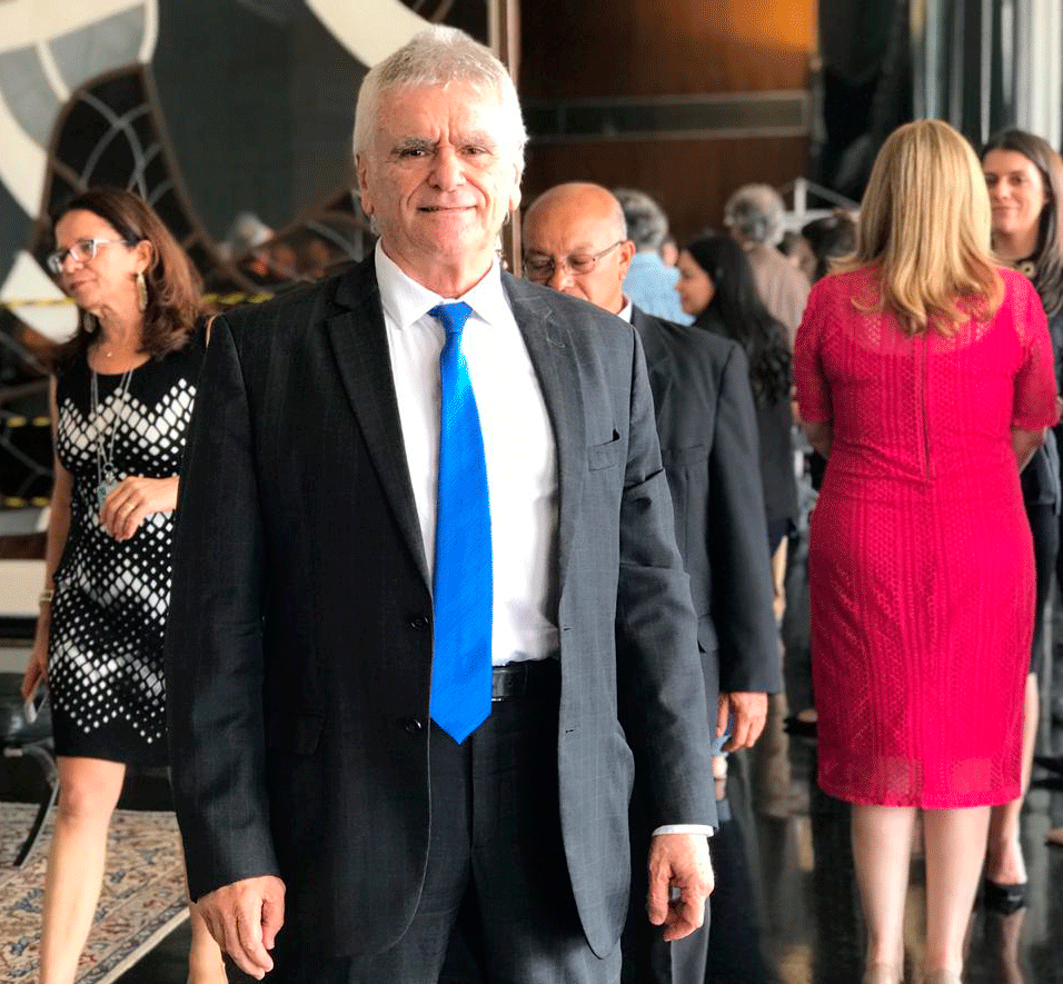 Parlamentares lançam frente mista em defesa do serviço público - Congresso Nacional