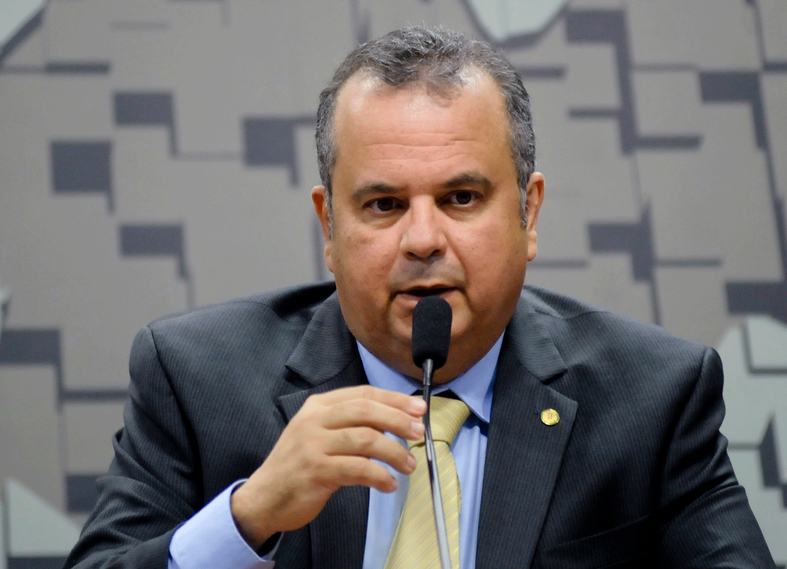 CCJ se divide entre reformas tributária e da previdência - Senado