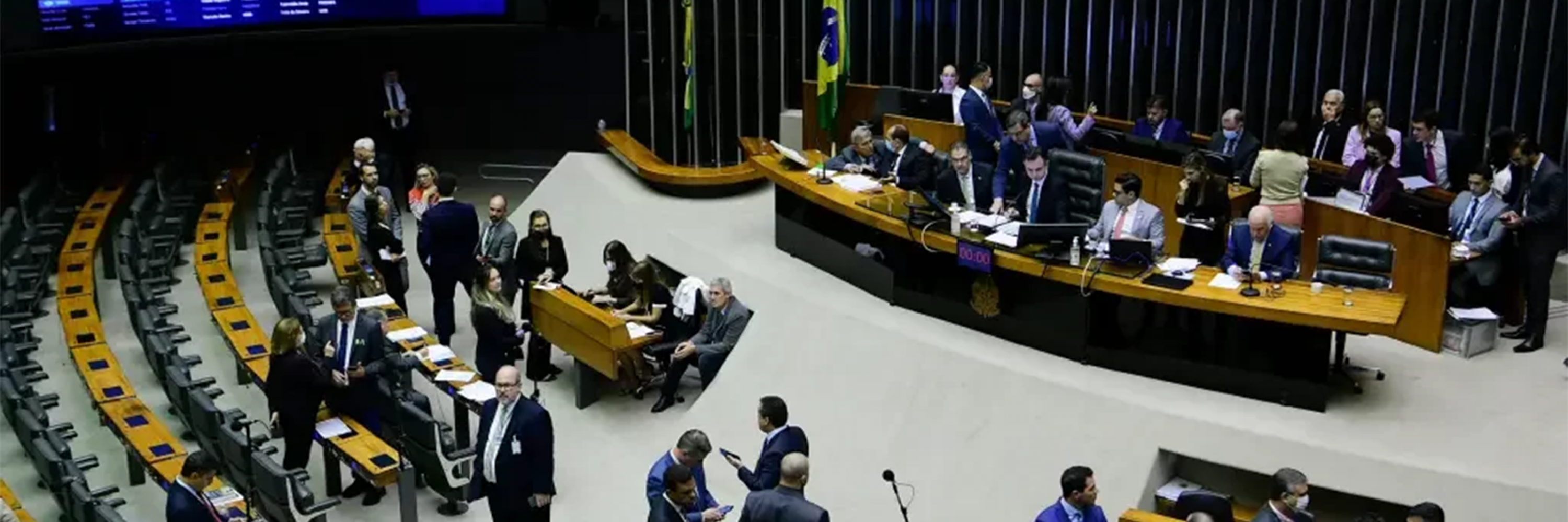 De Olho em Brasília: impasses políticos e disputa por comissões dão o tom no Legislativo - Na coluna deste mês