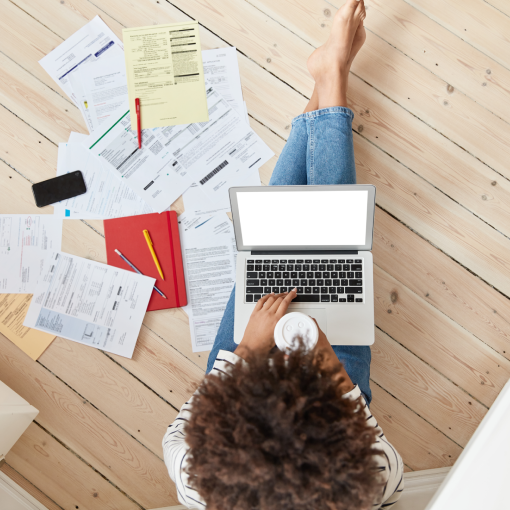 IOF e Selic aumentam nesta semana - Imposto e juros encarecem custo do crédito para empresas e famílias até o final do ano.