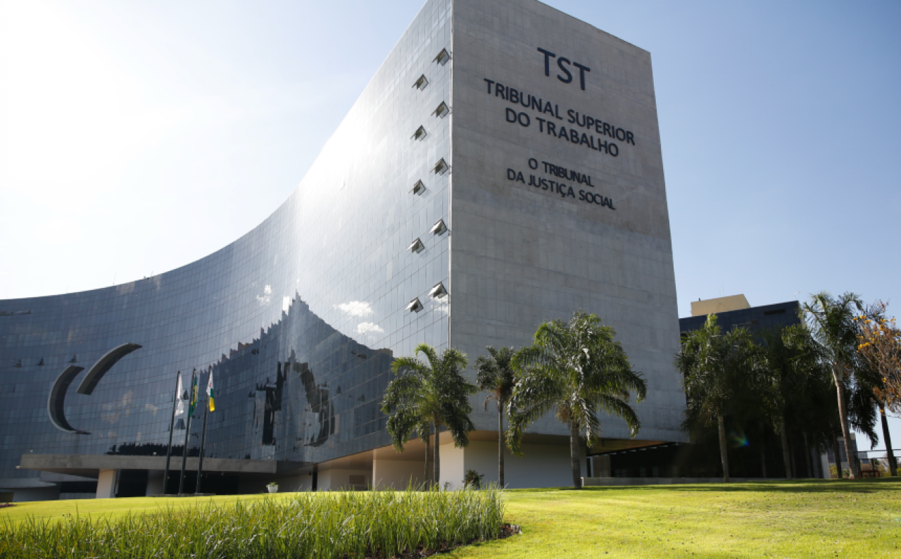 Fachada do TST recebe o lema "Tribunal da Justiça Social" - Segundo o presidente do órgão