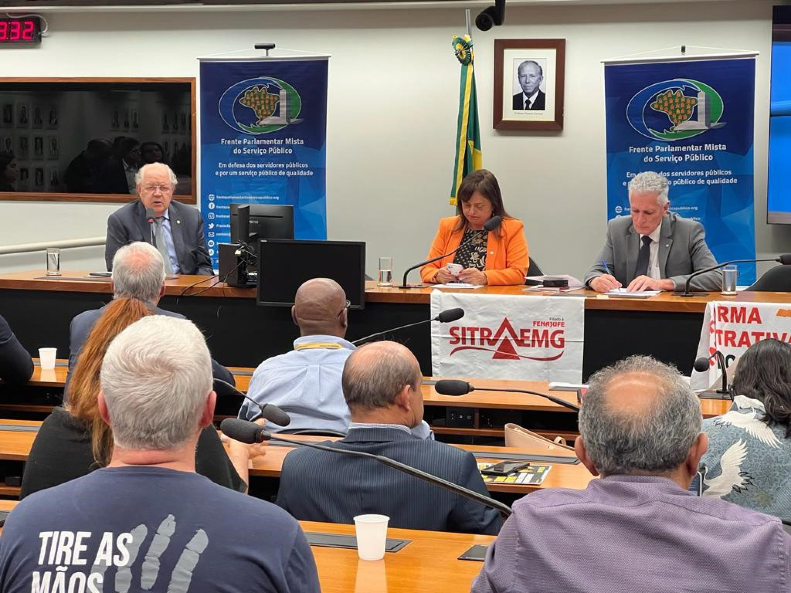 ANAJUSTRA Federal assina manifesto da Frente do Serviço Público contra a PEC 32/2020 - Manifesto em defesa do serviço público conta com apoio de entidades e parlamentares que integram a Frente.